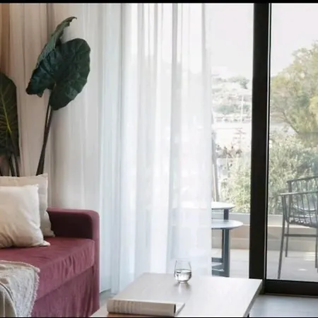 Riviera Seafront Balcony Holiday home Evthimi